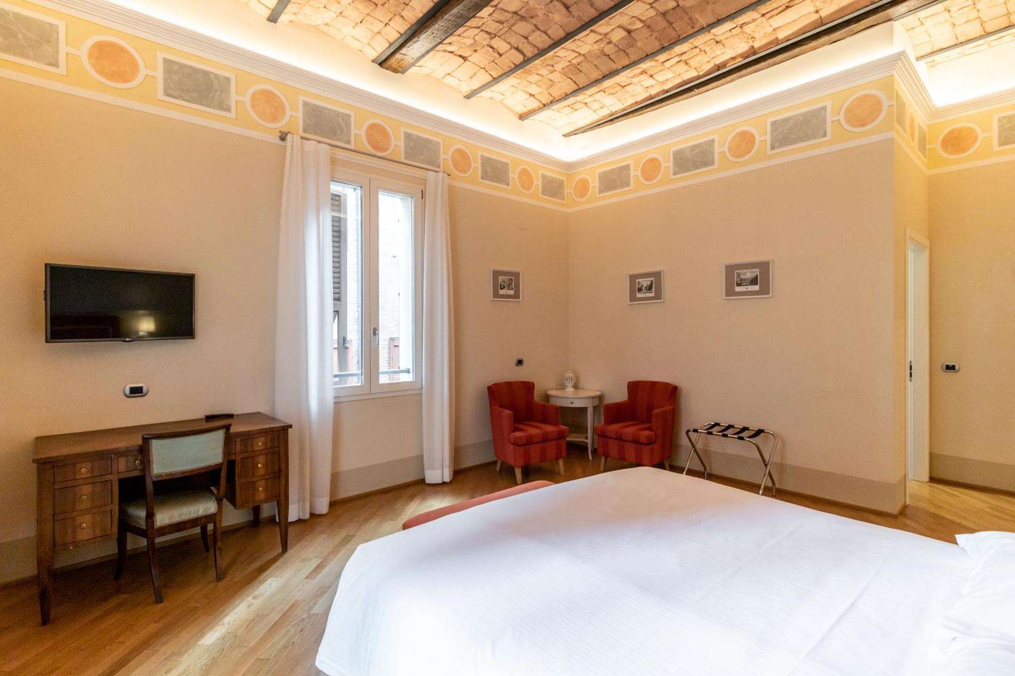 Casa Isolani Luxury Piazza Maggiore Maison d'hôtes 2*