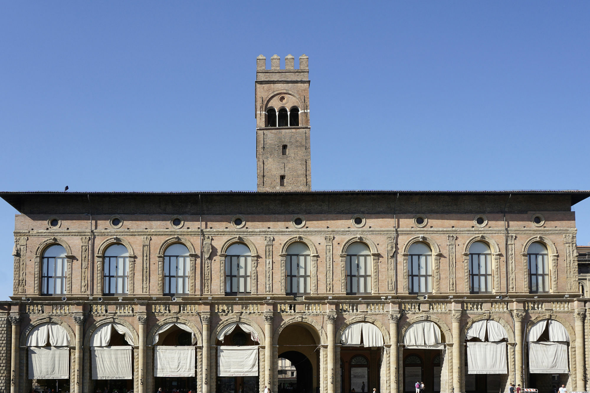 Casa Isolani Luxury Piazza Maggiore Maison d'hôtes